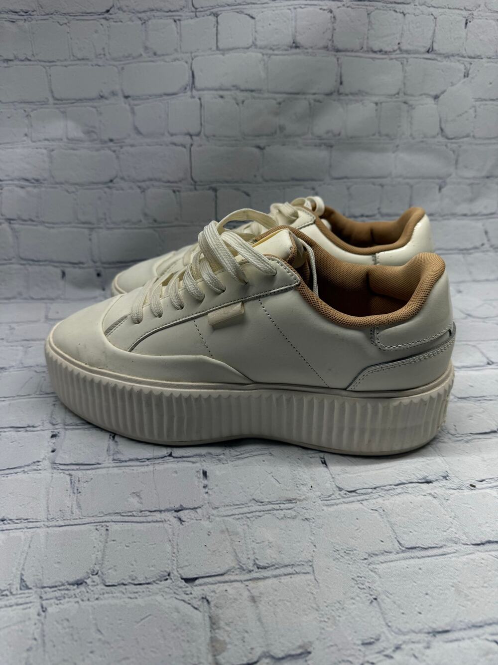 FILA Women’s Oversole Sandblast Cream Platform Sneaker Size 9.5